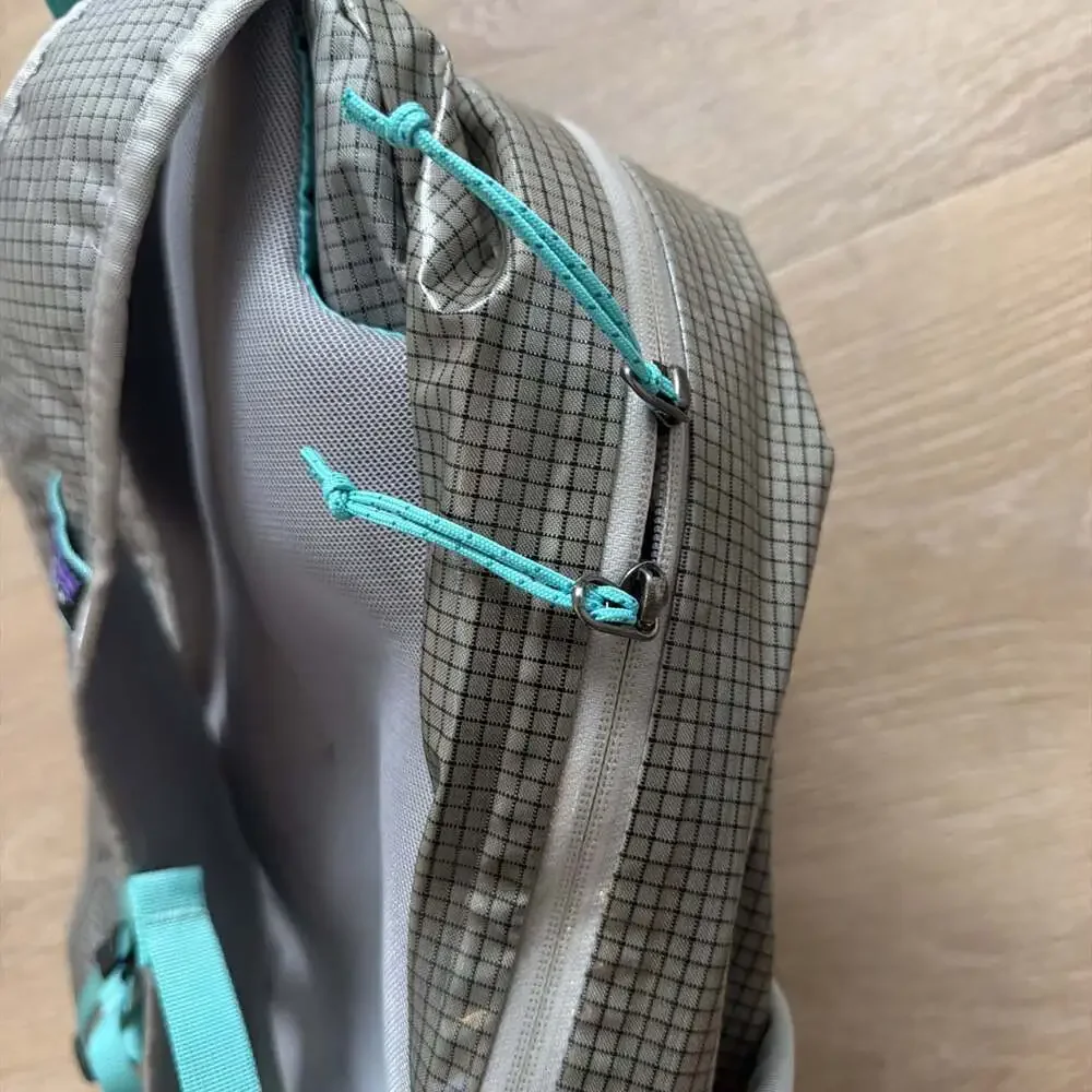 Patagonia Lightweight Black Hole 26L Gray /Green